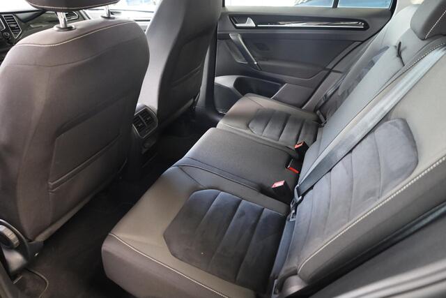 Volkswagen GOLF SPORTSVAN 1.4 TSI Highline TREKHAAK ALCANTARA STOELVERW. CRUISE CLIMA NAVI 2XPDC 17''LMV
