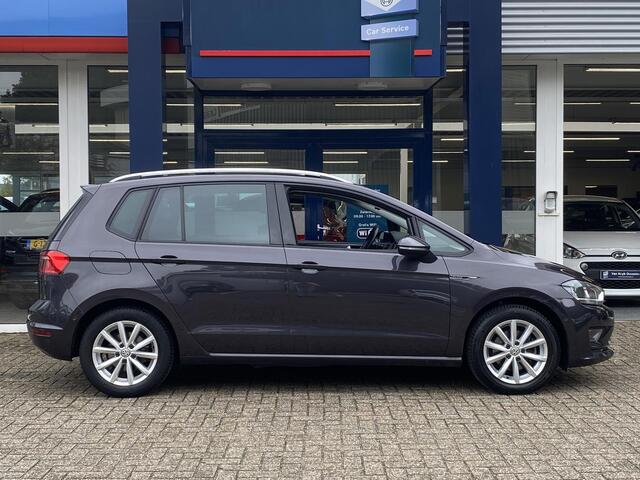 Volkswagen GOLF SPORTSVAN 1.4 TSI Connected Series / Automaat / Cruise-Control / Climate-Control / Stoelverwarming / Afneembare-Trekhaak / Apple-Carplay & Android-Auto / DAB Radio-Bluetooth / Navi / PDC V+A / 17'' LMV / ENZ.