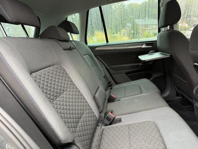 Volkswagen GOLF SPORTSVAN 1.5 TSi ACT Highline Aut., Camera | Navi | Clima