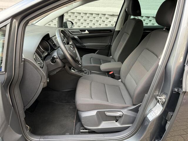 Volkswagen GOLF SPORTSVAN 1.2 TSI Bluemotion Automaat Navigatie slechts 22.000KM