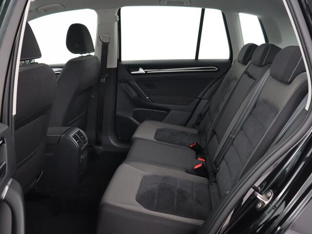 Volkswagen GOLF SPORTSVAN 1.4 TSI Highline | Automaat | Stoelverwarming | Adaptive cruise | Navigatie | Parkeerhulp | Climate control | Bluetooth