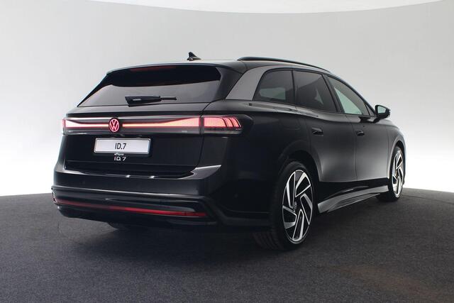 Volkswagen ID ID.7 Tourer Pro Business 77 kWh 210 kW / 286 pk | IQ Light | HUD | Stoelventilatie | 360 Camera | 20 inch