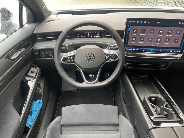 Volkswagen ID ID.7 Tourer 286PK Pro Business 77 kWh / Black Style / head-Up Display / Massage Stoelen / Matrix-Led Koplampen / 19'' LMV / VW