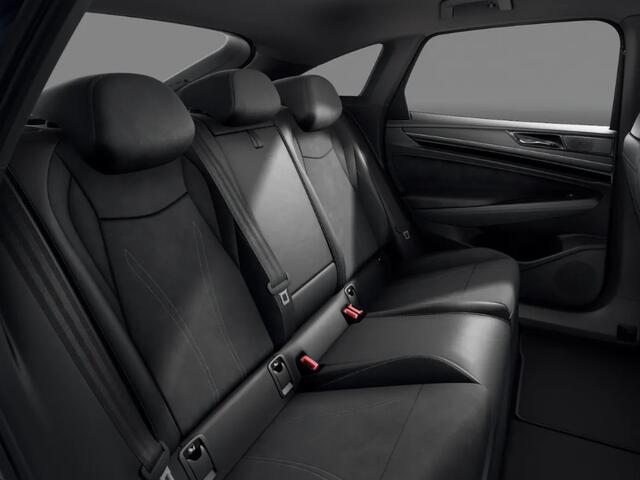 Volkswagen ID ID.7 Pro S Limited Edition 86 kWh accu, 286 PK · Verwarmde voorstoelen · Achteruitrijcamera · Trekhaak inklapbaar, met elektrische ontgrendeling ·