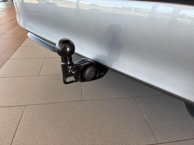 Volkswagen ID. Buzz Pro 86 kWh Lang Lang / 7 Persoons / Open en Close / Trekhaak / Multimedia Pakket / Comfort Pakket / Assistance Pakket