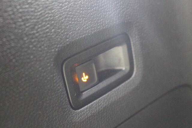 Volkswagen ID. Buzz Pro 77kWh 204PK IQ-Light | Trekhaak | Navigatie | El. schuifdeuren + achterklep | Stoelverwarming | Camera