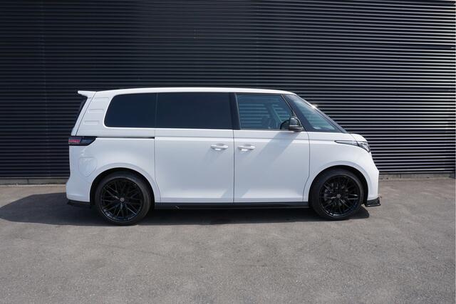 Volkswagen ID. Buzz Cargo | Exclusive Edition | 21" Velgen | Open en Close pakket | ACC | Apple Carplay | Camera | Trekhaak