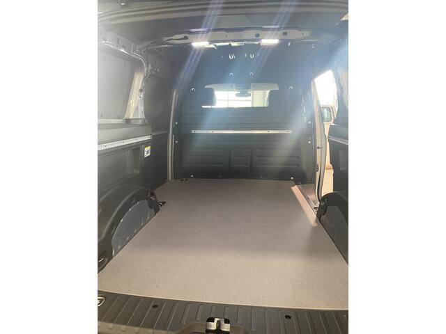 Volkswagen ID. Buzz Cargo Bulli edition 79 kWh 210kW 286PK met stylingpakket