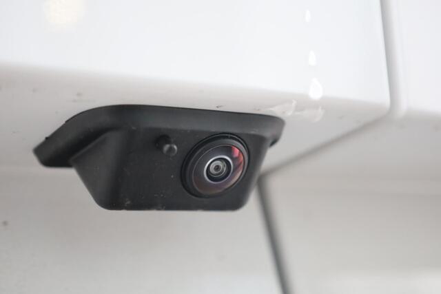 Volkswagen ID. Buzz Cargo Economy Business 79 kWh PREMIE ¤ 9.000,- ex. BTW 286PK / 210kW, Achteruitrijcamera (rear view), Apple Carplay & Android Auto, parkeersensoren voor en achter (pdc), achterdeuren, bijrijdersbank, LED koplampen, adaptive cruise control (acc), climatronic air