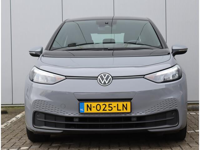 Volkswagen ID.3 Pure 45 kWh | Trekhaak | Stoelverwarming | Adaptieve Cruise