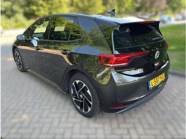 Volkswagen ID.3 Life 58 kWh | Stoelverwarming | Cruise Control | Navigatie | Standkachel | Keyless | Parkeersensoren | LED | Apple Carplay | BTW |