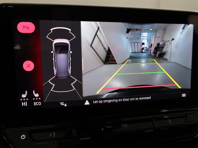 Volkswagen ID.3 First Max 58 kWh 204pk | Navigatie | Parkeersensoren | Keyless | Led Matrix | Camera | Electr.verstelbare voorstoelen