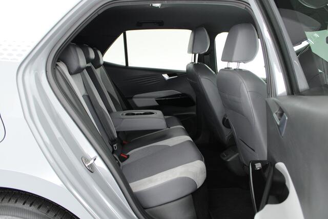 Volkswagen ID.3 First Plus 58 kWh 204pk Camera Matrix Adaptive Cruise Navigatie Stoel+stuurverwarming