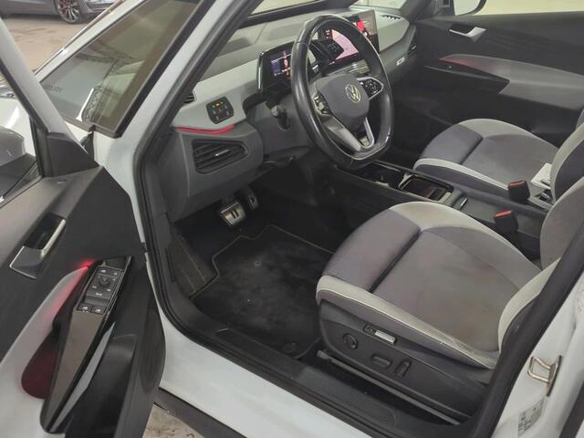Volkswagen ID.3 First Max 58 kWh / Panorama dak / IQ Led / Navi / Steunhaak/ Getint glas / 20 Inch / Elect. + Massage Stoel