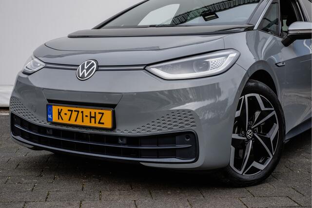 Volkswagen ID.3 First Plus 58 kWh Camera/ Stoel-stuurverwarming/ Full led/ Navigatie/ Carplay/ 19" Lmv