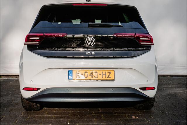 Volkswagen ID.3 First Plus 58 kWh Camera/ Stoel-stuurverwarming/ Full led/ Navigatie/ Carplay/ 19" Lmv
