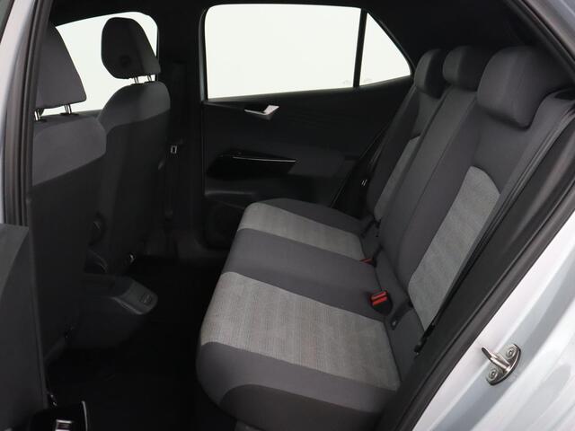 Volkswagen ID.3 Life 58 kWh | Stoel & stuurverwarming | Carplay | Adaptive cruise | Navigatie | Full LED | Parkeerhulp | DAB | Climate control