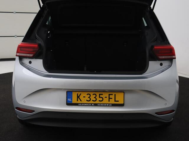 Volkswagen ID.3 Life 58 kWh | Stoel & stuurverwarming | Carplay | Adaptive cruise | Navigatie | Full LED | Parkeerhulp | DAB | Climate control