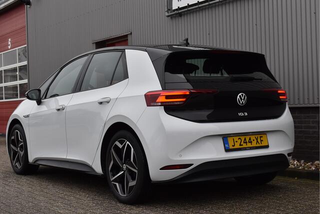 Volkswagen ID.3 First 58 kWh Adaptive cruise, Stoel/stuurverwarming, Navi,