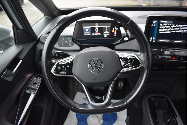 Volkswagen ID.3 First 58 kWh Adaptive cruise, Stoel/stuurverwarming, Navi,