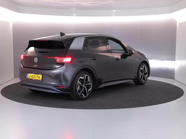 Volkswagen ID.3 First Plus 58 kWh 204 pk | Navigatie | Parkeersensoren | Achteruitrijcamera | Adaptieve cruise control | Matrix LED koplampen | Stoelverwarming |