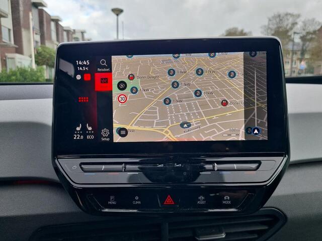 Volkswagen ID.3 First Plus 58 kWh / Navigatie / LED / Camera / Steunhaak / Lichtmetaal 19 inch /
