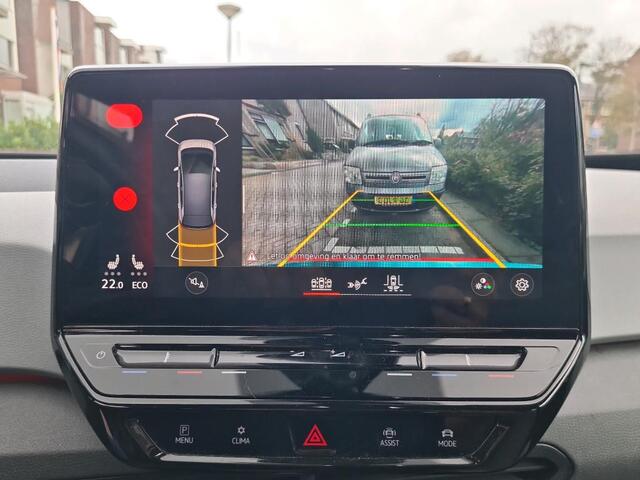 Volkswagen ID.3 First Plus 58 kWh / Navigatie / LED / Camera / Steunhaak / Lichtmetaal 19 inch /