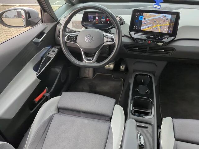 Volkswagen ID.3 First Max 204pk 58 kWh / Panoramadak / Elek Verstelbare Bestuurderrstoel / LED / Camera / Navigatie / 20" LMV