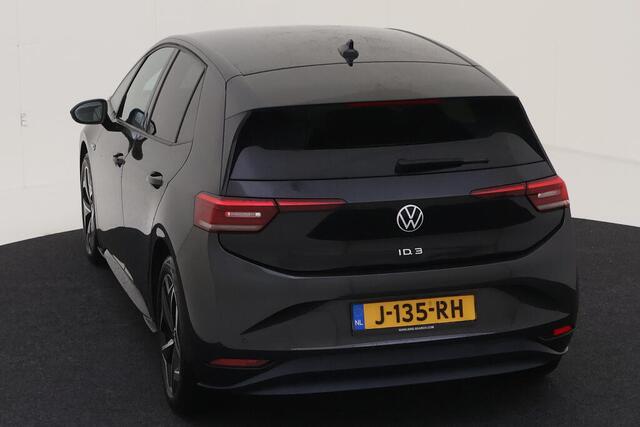 Volkswagen ID.3 First Plus 204pk 58 kWh / LED / Navigatie / Camera / Donker Glas / 19" LMV