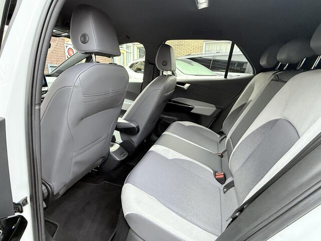 Volkswagen ID.3 First Plus 58 kWh Camera, Trekhaak, 19''Lmv