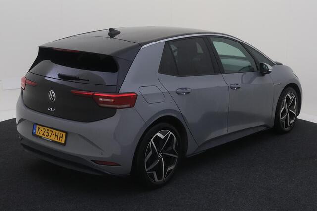 Volkswagen ID.3 First Plus 58 kWh / CAMERA/ PARK. SENSOREN/ IQ. LIGHT/ STOELVERWARM./ NAVI/ CLIMA/ 19" LMV