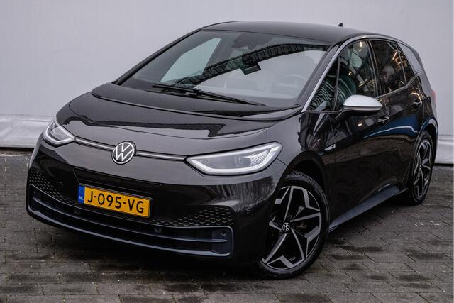 Volkswagen ID.3 First Plus 58 kWh Trekhaak/ Camera/ Stoel-stuurverwarming/ Full led/ Navigatie/ Carplay/ 19" Lmv