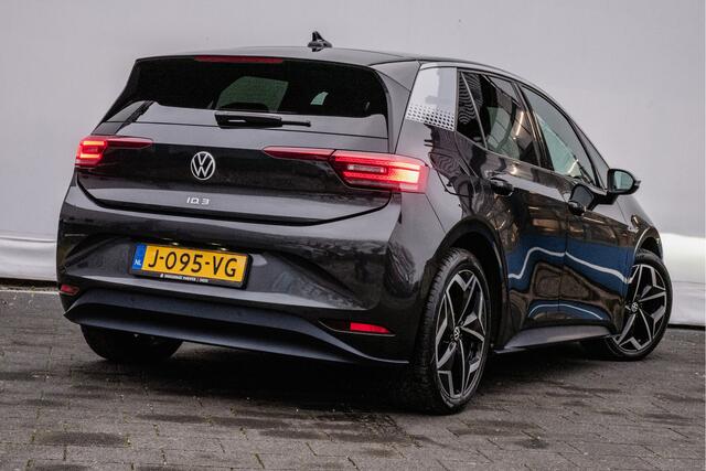 Volkswagen ID.3 First Plus 58 kWh Trekhaak/ Camera/ Stoel-stuurverwarming/ Full led/ Navigatie/ Carplay/ 19" Lmv