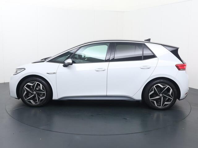 Volkswagen ID.3 First Plus 58 kWh | 204 PK | Automaat | Multifunctioneel stuurwiel | Stoelverwarming | Achteruitrij camera |