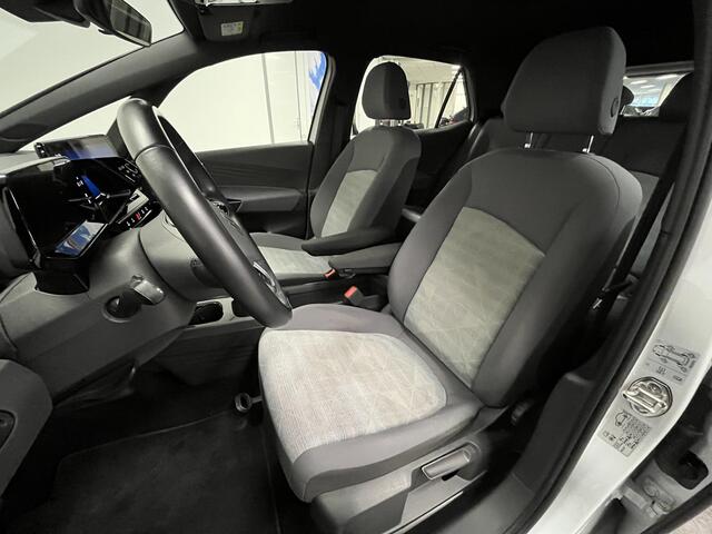 Volkswagen ID.3 First 58 kWh | TREKHAAK | ACC | STOEL/STUUR VERWARMING |