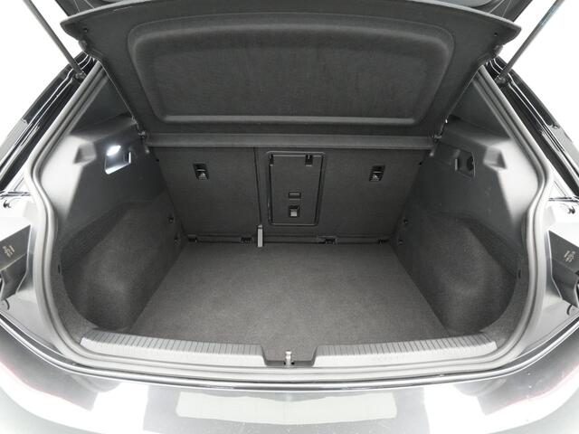 Volkswagen ID.3 First Plus 58 kWh 204pk Navigatie Camera Stoel/Stuurverwarming Carplay Pdc 2