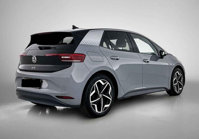 Volkswagen ID.3 First Plus 58 kWh | Stoelverwarming | Stuurverwarming | Camera | Adaptive Cruise Control | Navigatie | Standkachel | Keyless | Parkeersensoren | LED | Apple Carplay | BTW |