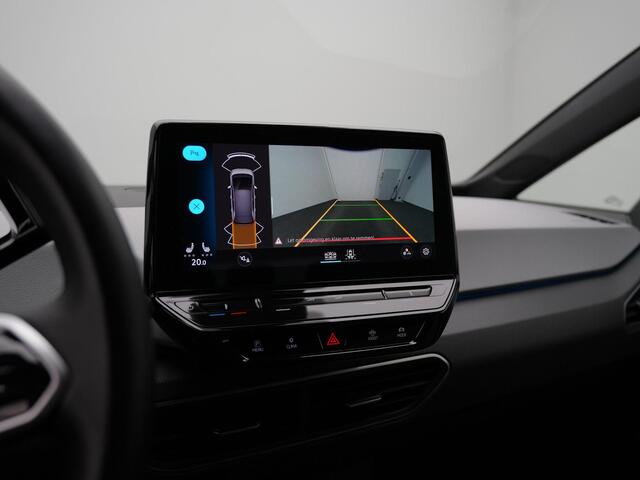 Volkswagen ID.3 Business 58 kWh 204 pk | IQ Light | Stuur-/stoelverwarming | Achteruitrijcamera | Navigatie | Adaptive Cruise