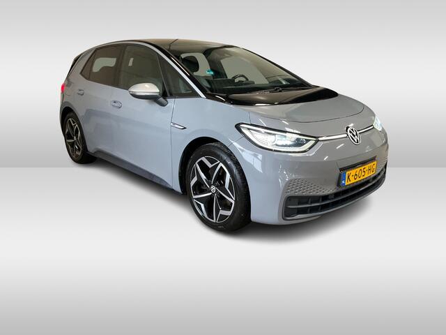 Volkswagen ID.3 First Plus 58 kWh / Camera / Keyless / Matrix LED / Interieurvoorverwarming / 19'' / DAB / 19'' / Navigatie / ACC