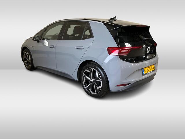 Volkswagen ID.3 First Plus 58 kWh / Camera / Keyless / Matrix LED / Interieurvoorverwarming / 19'' / DAB / 19'' / Navigatie / ACC
