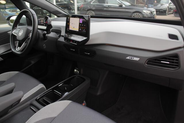 Volkswagen ID.3 First Plus 58 kWh / Camera / Keyless / Matrix LED / Interieurvoorverwarming / 19'' / DAB / 19'' / Navigatie / ACC
