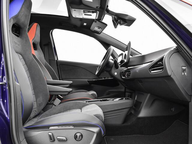 Volkswagen ID.3 GTX Limited Edition 79 kWh accu, 326 PK · Achteruitrijcamera · Draadloze telefoonlader · Sfeerverlichting · Prijs is inclusief inruilpremie ·