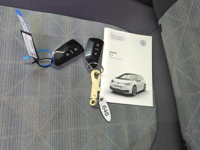 Volkswagen ID.3 Pro 58 kWh Airco ECC Navi Carplay PDC VA + Camera 18" LM Velgen Adaptive Cruise Control Full LED