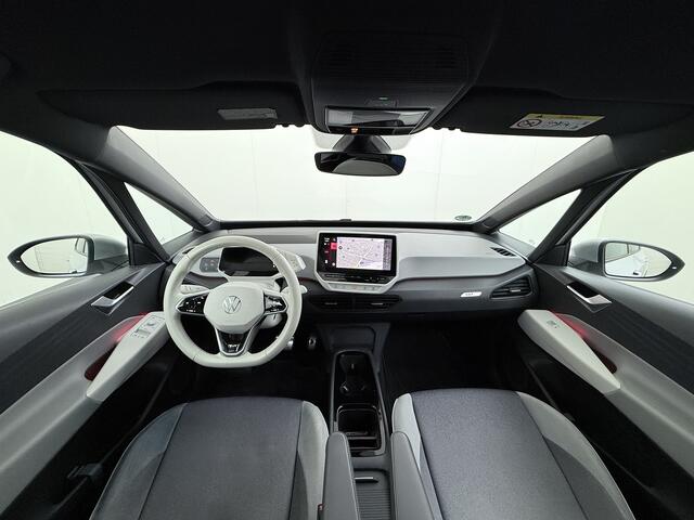 Volkswagen ID.3 First Plus 58kWh Apple Carplay Android Auto Adap.Cruise Lmv 19" Navi Camera Pdc Stoel+Stuurverwarming Keyless Advanced Matrix Led en Led-Achterlicht Dynamisch Isofix DAB Privacy Glas Rijstrooksensor soh 86% 1e Eigenaar Origineel Nederlandse Auto Nieuwprij