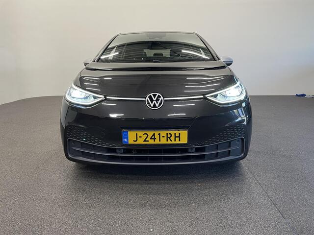 Volkswagen ID.3 First Plus 58 kWh | Navigatie | Apple Carplay/Android Auto | Camera | Parkeersensoren | Adaptive Cruise Control | Full LED Matrix | Stoel- en stuurverwarming | Lichtmetalen velgen | Climate Control