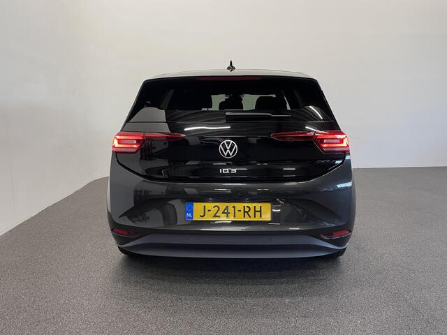 Volkswagen ID.3 First Plus 58 kWh | Navigatie | Apple Carplay/Android Auto | Camera | Parkeersensoren | Adaptive Cruise Control | Full LED Matrix | Stoel- en stuurverwarming | Lichtmetalen velgen | Climate Control