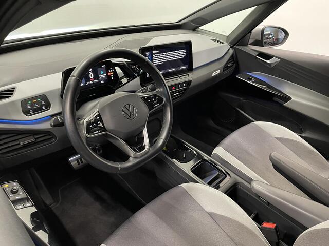 Volkswagen ID.3 First Plus 58 kWh | Navigatie | Apple Carplay/Android Auto | Camera | Parkeersensoren | Adaptive Cruise Control | Full LED Matrix | Stoel- en stuurverwarming | Lichtmetalen velgen | Climate Control