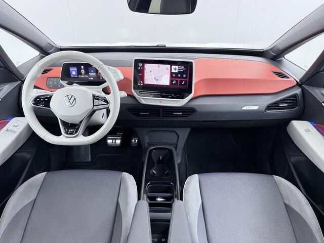 Volkswagen ID.3 First Plus 58kWh Apple Carplay Android Auto Adap.Cruise Lmv 19" Navi Camera Pdc Stoel+Stuurverwarming Keyless Advanced Matrix Led + Dynamisch Led Achterlicht en Isofix DAB Privacy Glas Rijstrooksensor SOH 89% Origineel Nederlandse Auto