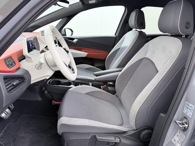 Volkswagen ID.3 First Plus 58kWh Apple Carplay Android Auto Adap.Cruise Lmv 19" Navi Camera Pdc Stoel+Stuurverwarming Keyless Advanced Matrix Led + Dynamisch Led Achterlicht en Isofix DAB Privacy Glas Rijstrooksensor SOH 89% Origineel Nederlandse Auto