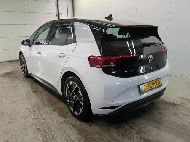 Volkswagen ID.3 First 58 kWh Navigatie Apple Carplay/Android Auto Adaptive Cruise Control Parkeersensoren Stoel- en stuurverwarming Lichtmetalen velgen Climate Control